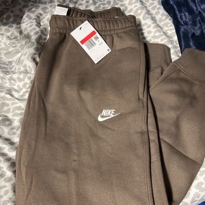 Brown men’s Nike sweatpants